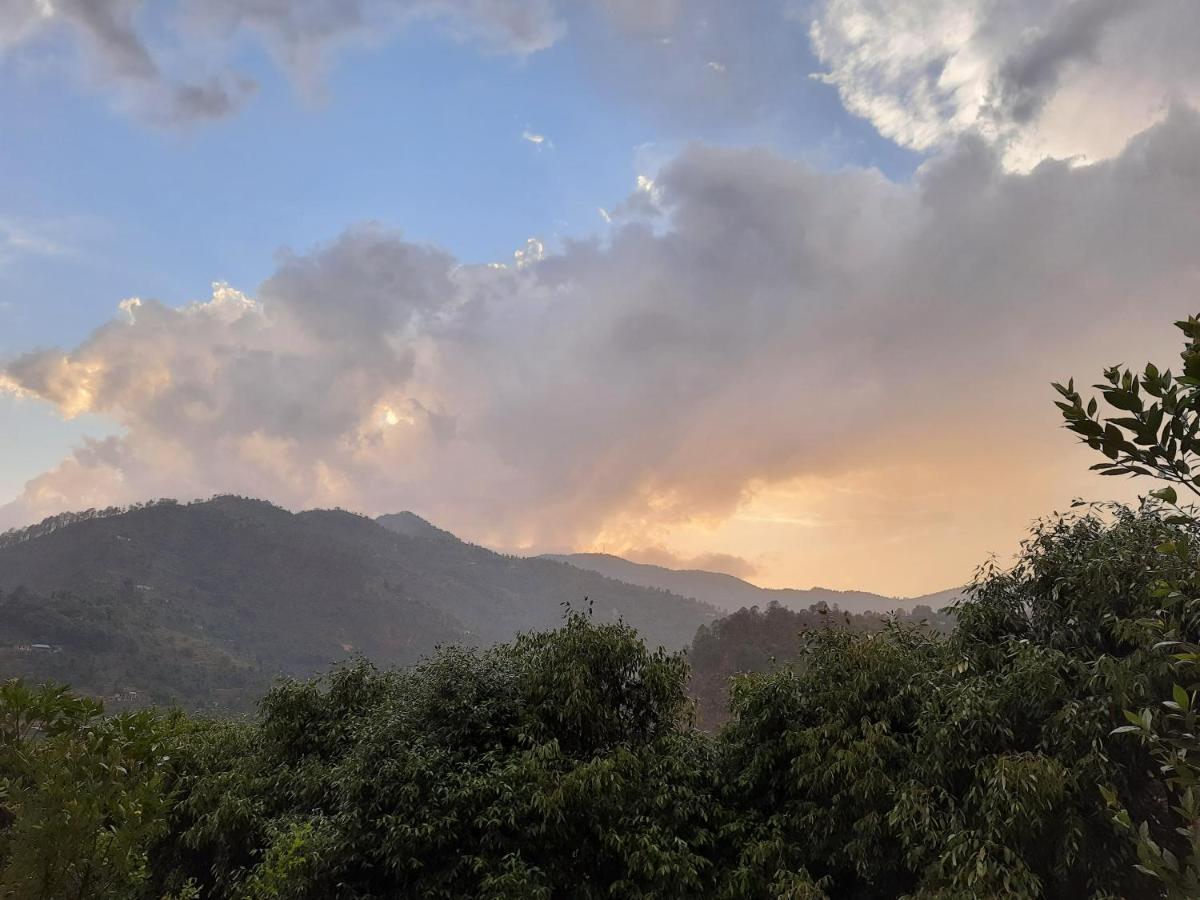 Mukteshwar Grand Retreat Муктесвар Екстериор снимка