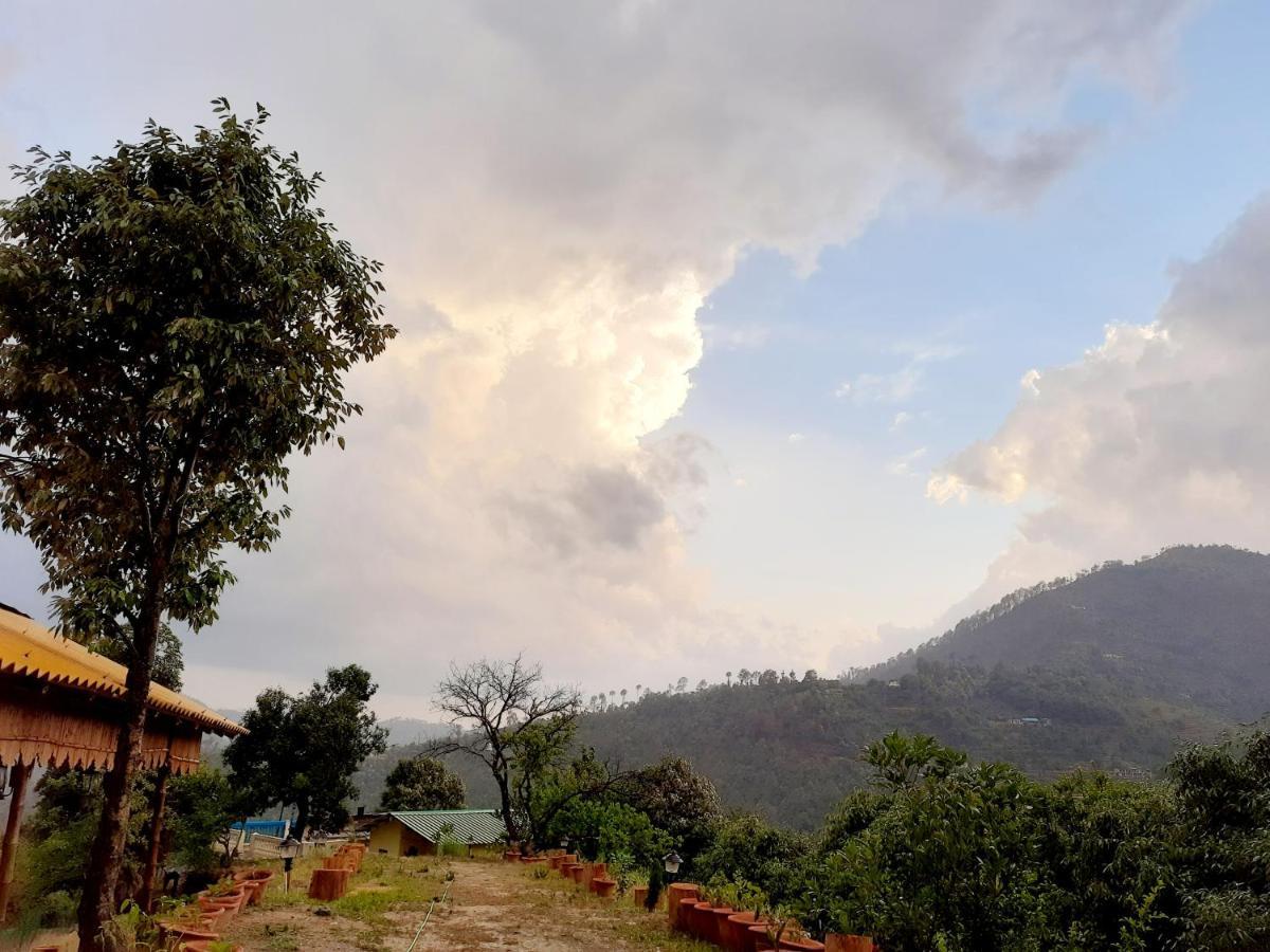 Mukteshwar Grand Retreat Муктесвар Екстериор снимка